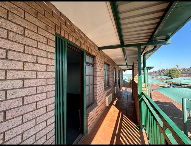 99.90M² OFFICE TO LET IN HIGHVELD